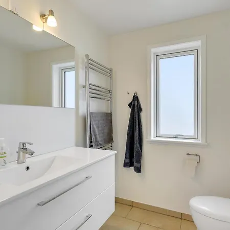 Casa vacanze Nice In With Kitchen